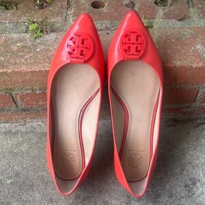 Tory Burch Glossy Coral Pointed-Toe Logo Flats